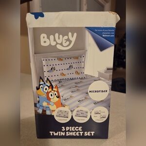 NWT Bluey Twin Microfiber Bedding Set Blue and White